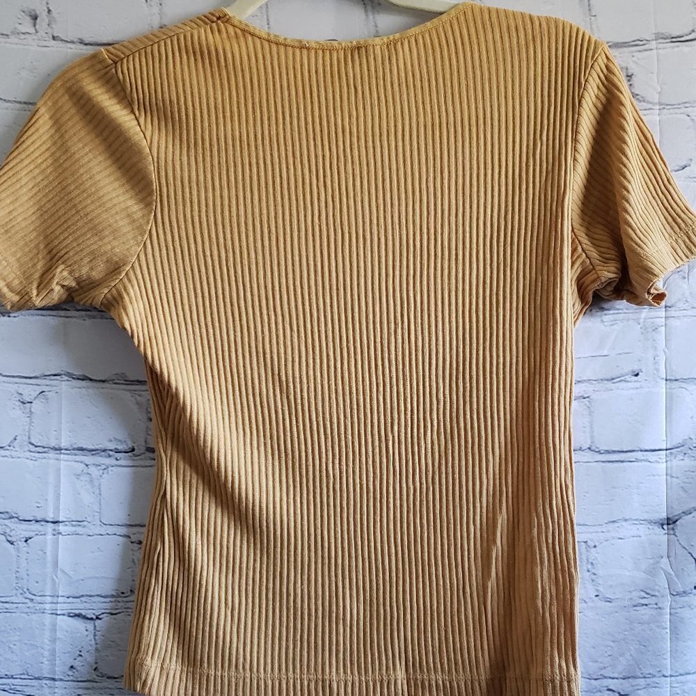 The Limited Ribbed Top - Picture 3 of 5